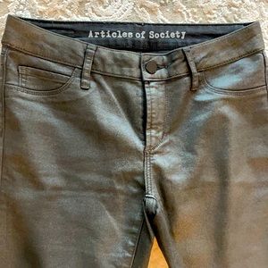 Coated denim by Articles of Society! Very rock girl! Size 25 but stretchy! ♥️